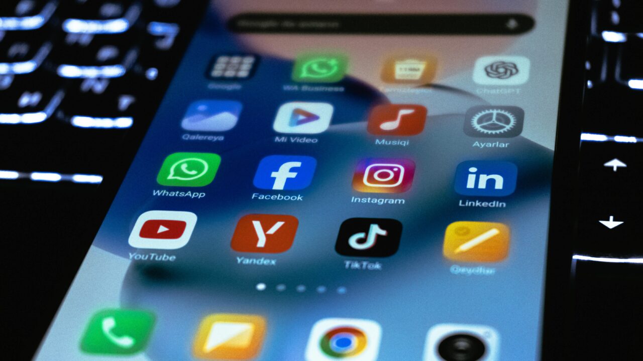 Insetprag: The Future of Social Media Trends